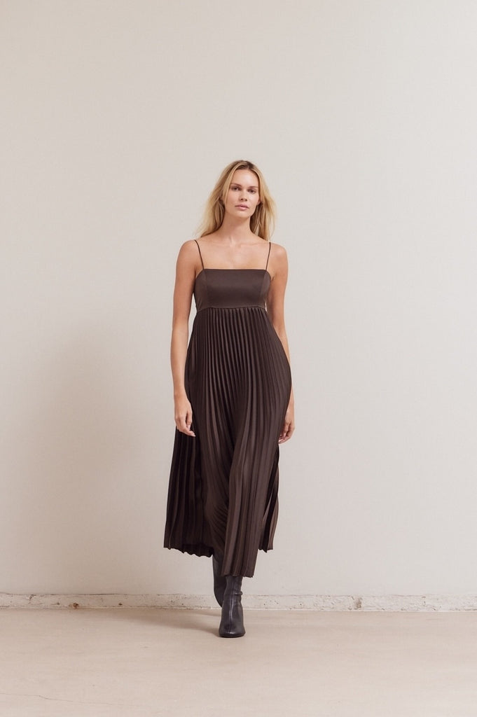 Pleating Dreams Maxi Dess Clothing Peacocks & Pearls Chocolate S