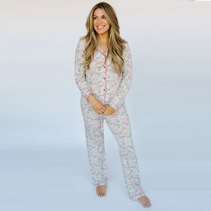 Mistletoe Pajama Set Clothing Peacocks & Pearls Pink S 