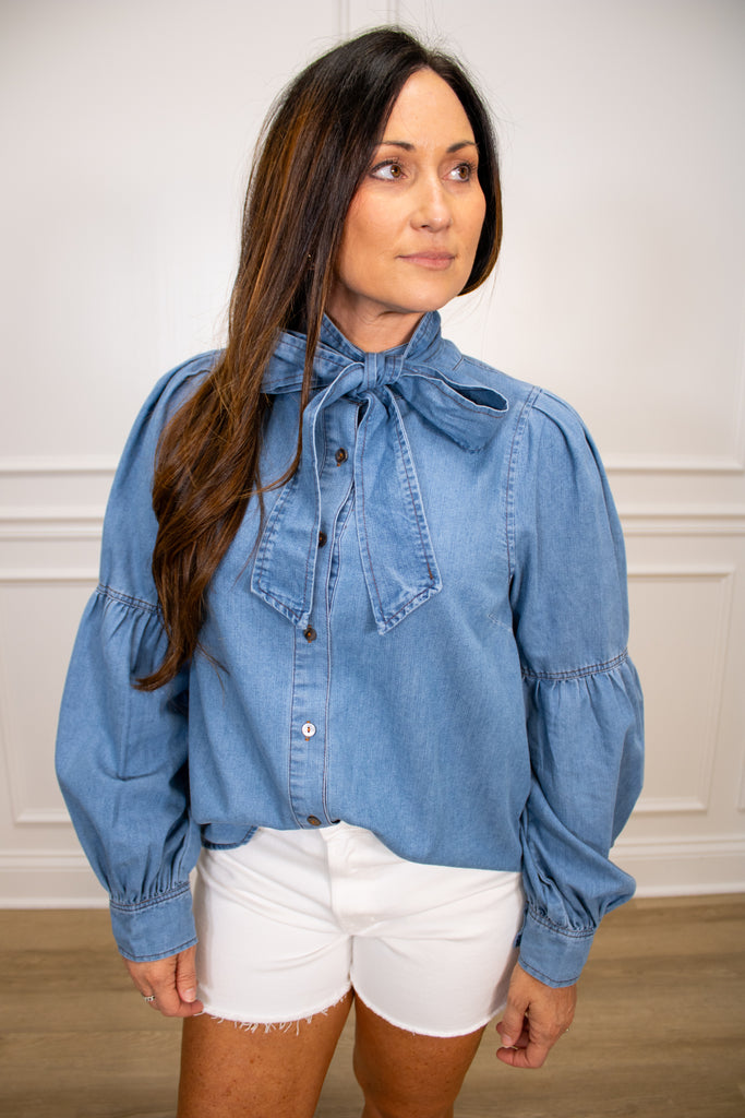 It Girl Denim Blouse Clothing Peacocks & Pearls Denim S