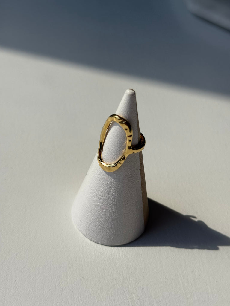 The Sophie Ring Jewelry Peacocks & Pearls Gold