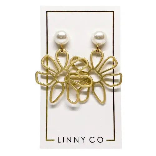 Daisy Pearl Earring Jewelry Peacocks & Pearls   